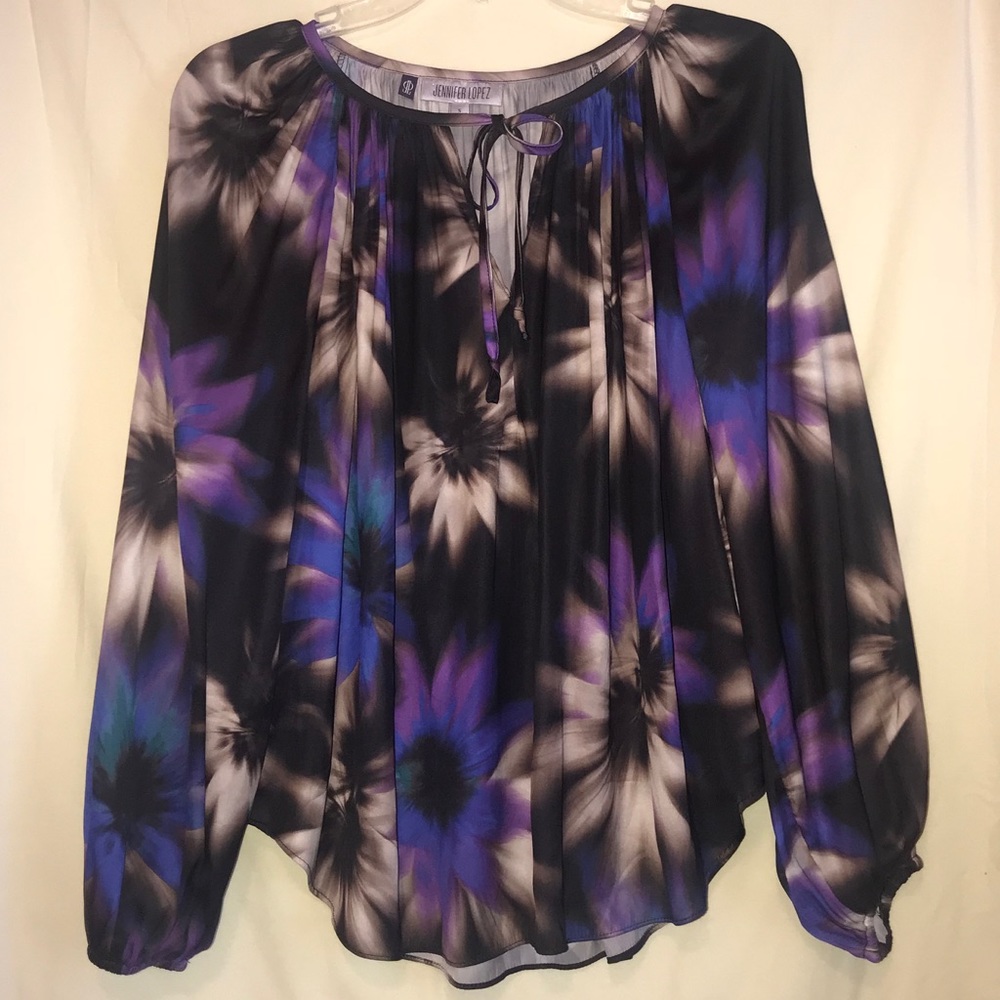Jennifer Lopez floral top